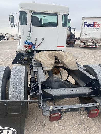 Used 2010 Kenworth Single axle