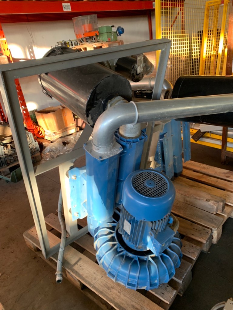 Usato 2003 Robot manipolatore marca Comau modello SMART H5 XL