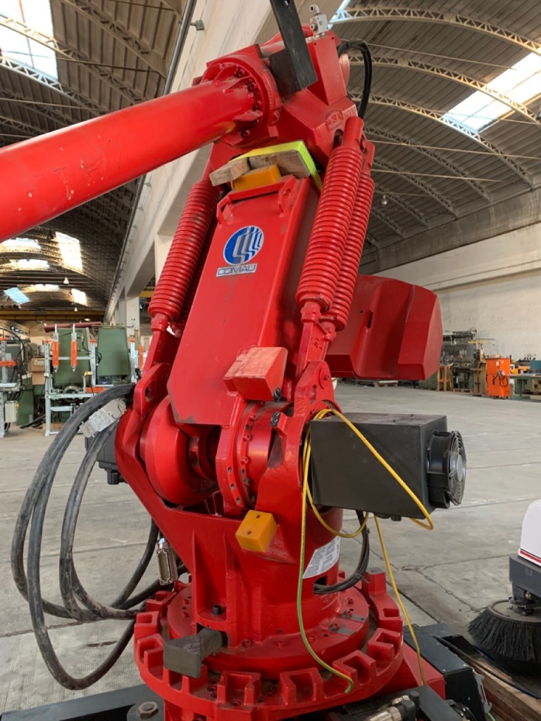 Usato 2003 Robot manipolatore marca Comau modello SMART H5 XL