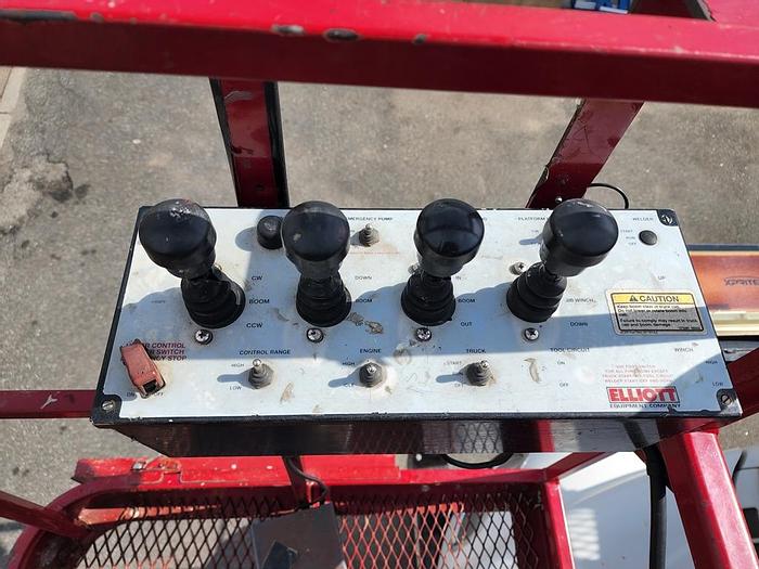 Used 2017 Elliott G85R Sign Crane on 2017 Freightliner M2-106 6x4 Reg Cab Flatbed Truck - MB7599