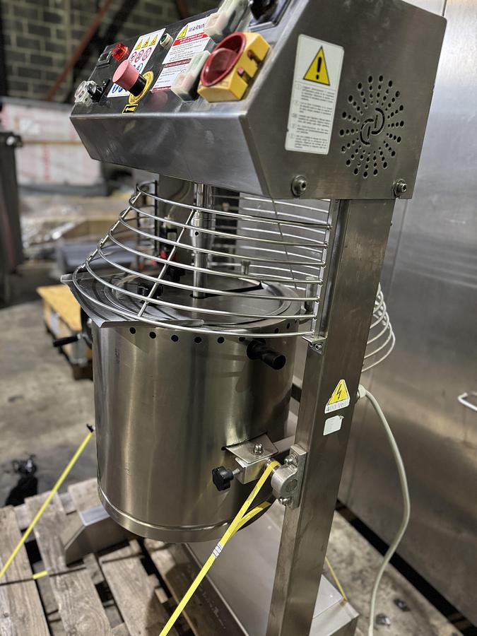 Used 2012 De Danieli C302EI Oil Jacketed Tilting Cooker Tank