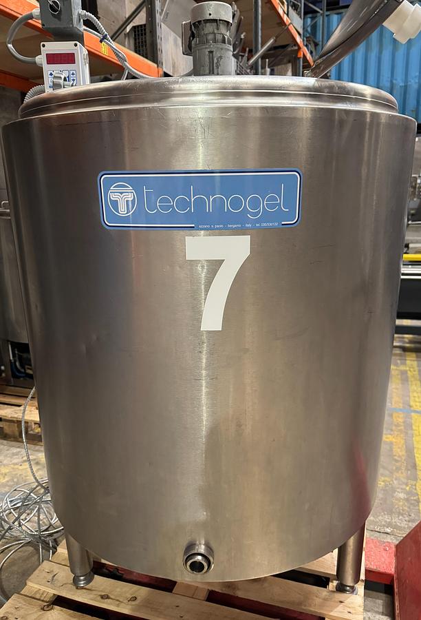 Used Technogel Ageing Tank/ Vat with Top Mounted Mixer 600 ltr