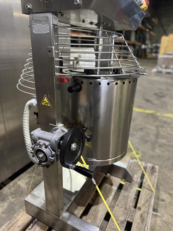 Used 2012 De Danieli C302EI Oil Jacketed Tilting Cooker Tank