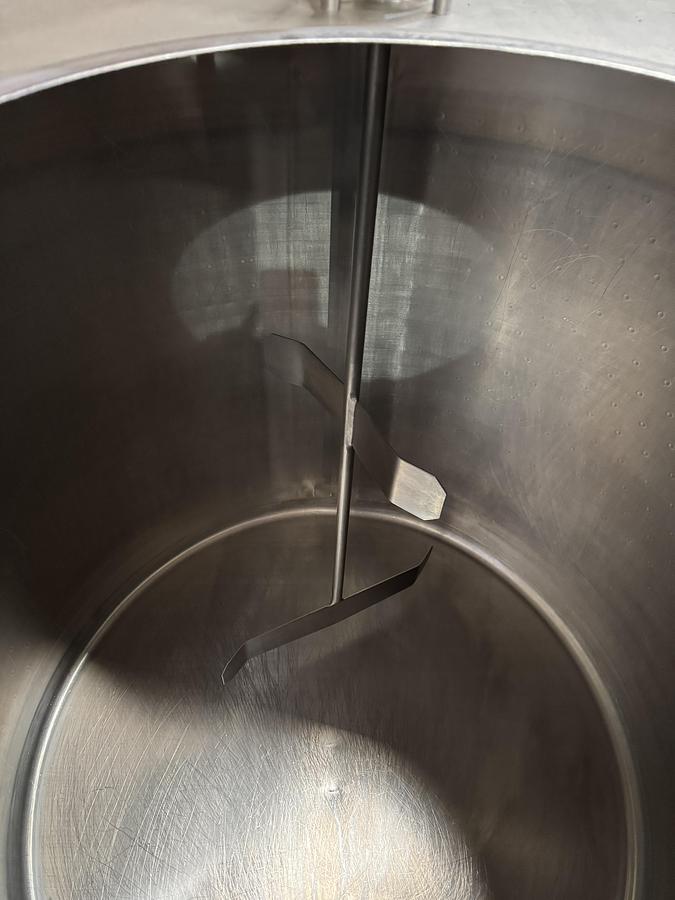 Used Technogel Ageing Tank/ Vat with Top Mounted Mixer  600 ltr