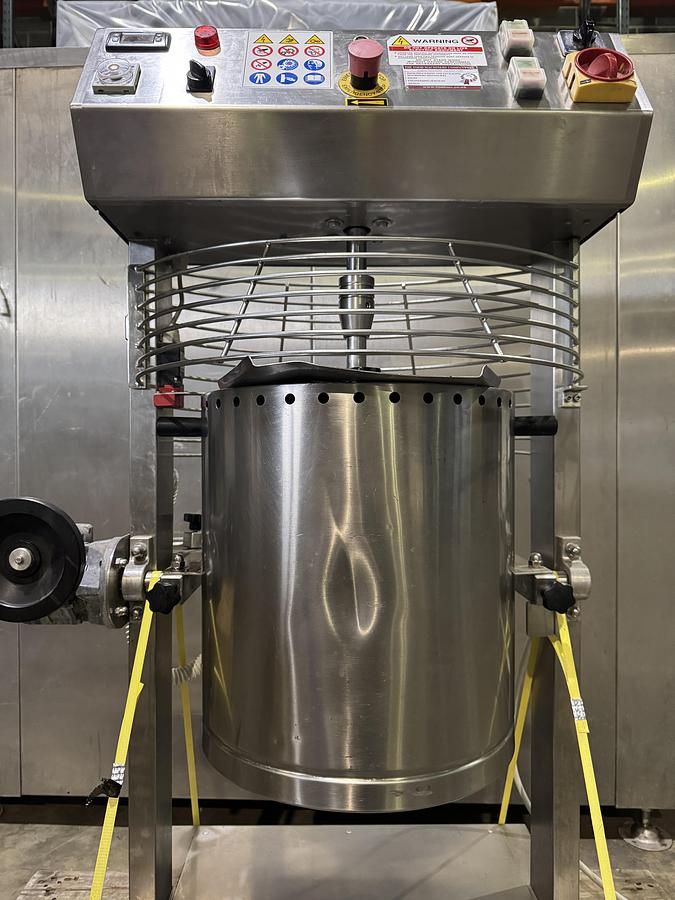 Used 2012 De Danieli C302EI Oil Jacketed Tilting Cooker Tank