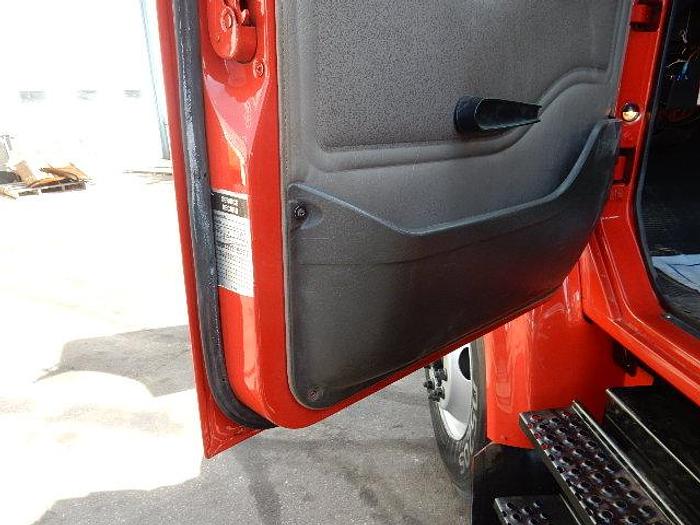 Used 2001 International 4900