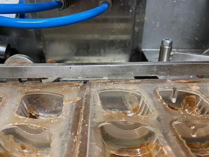 Used Selmi 275 Chocolate Moulding Line