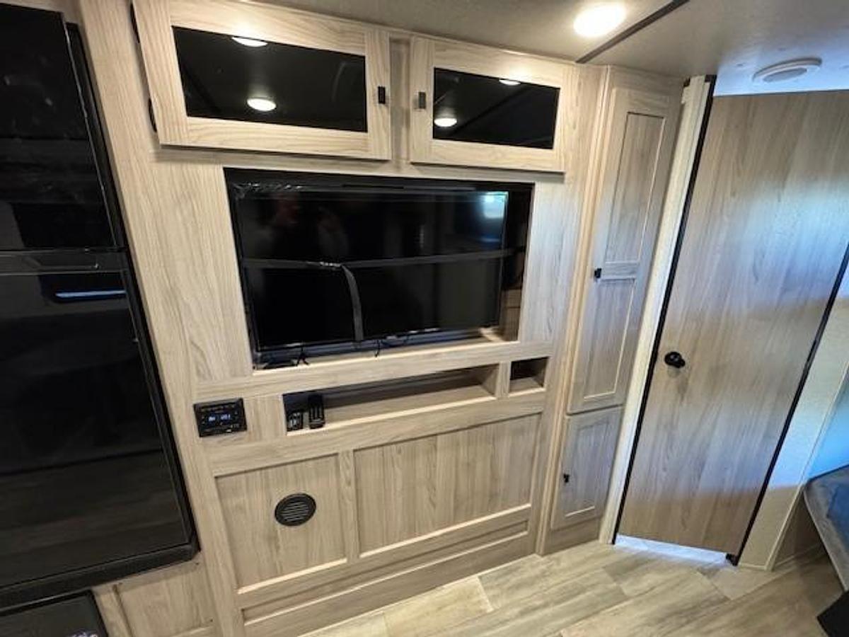 Used 2024 Coachmen 2963BH Northen Spirit