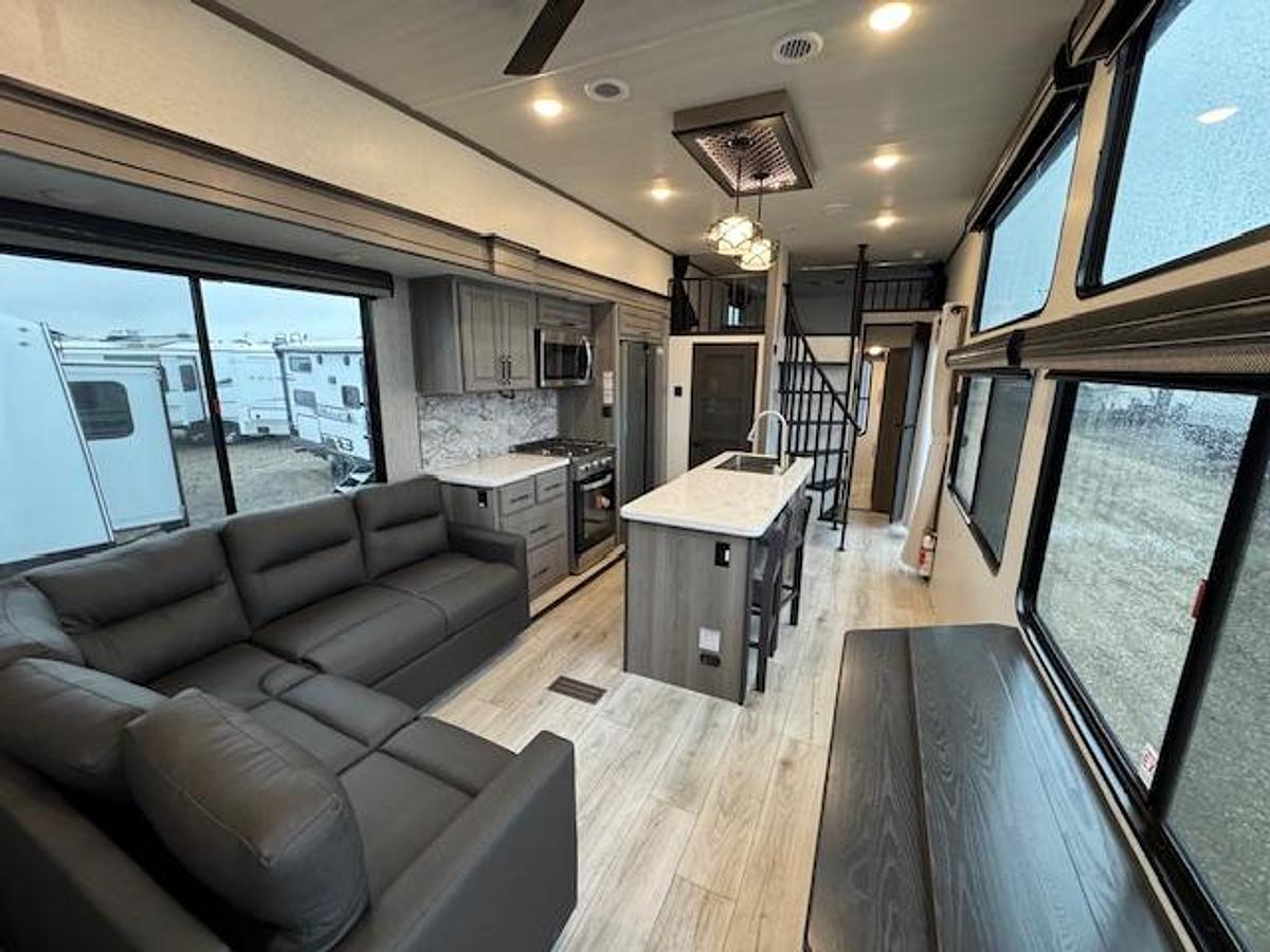 2025 Keystone RV Retreat 391HBDL