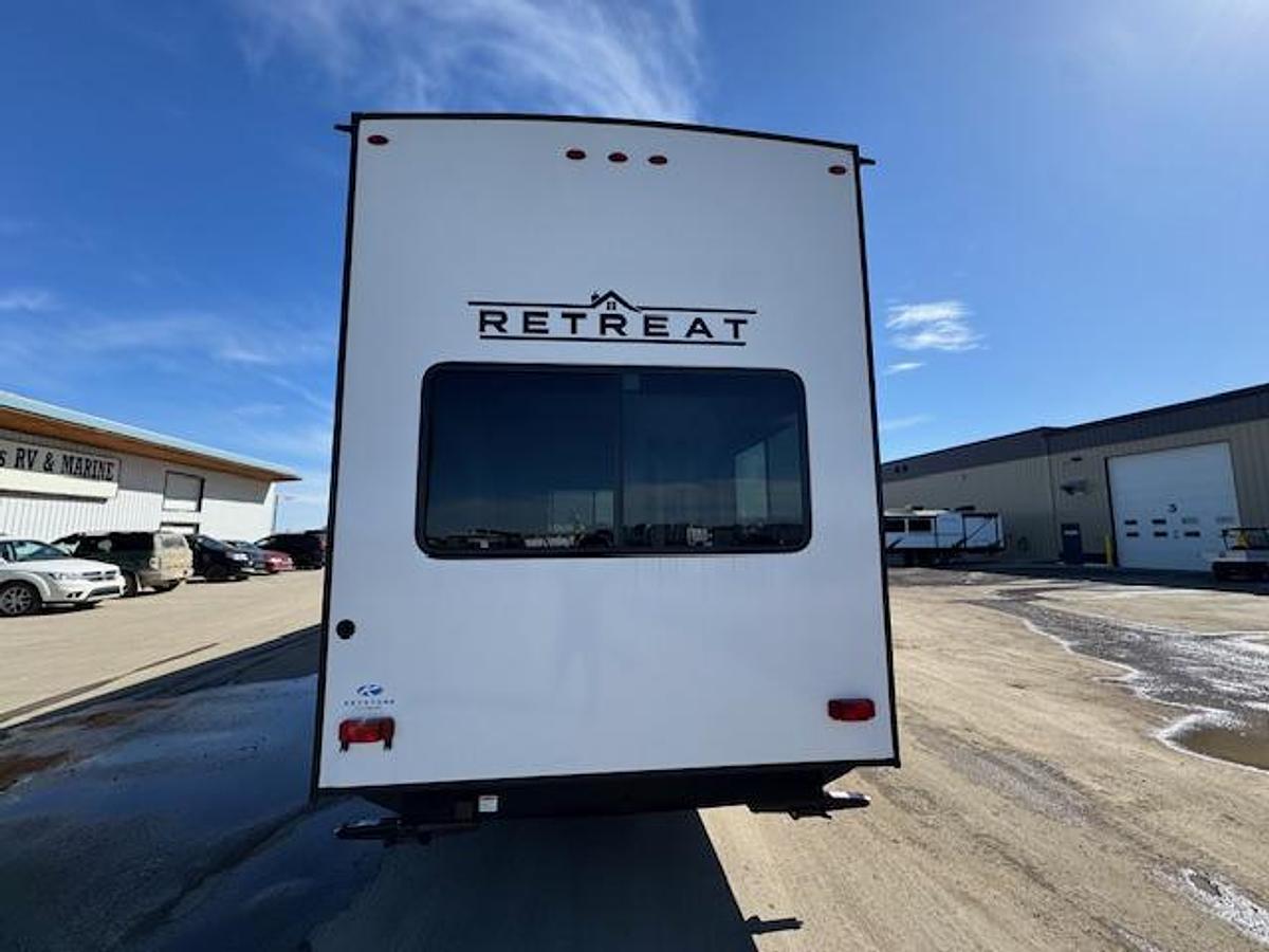 Used 2025 Keystone RV Retreat 391FSRL