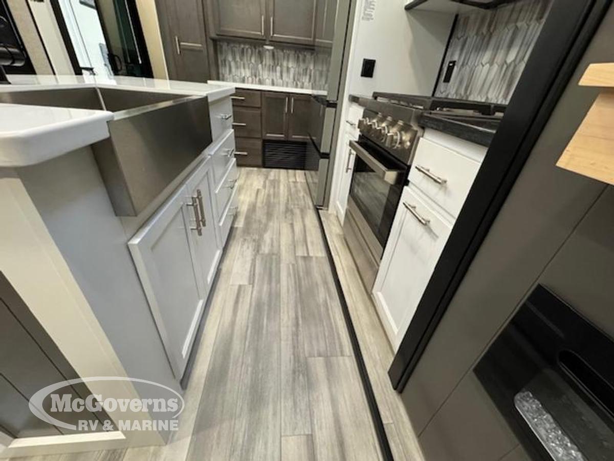 Used 2024 Cedar Creek Cottage 40CDL