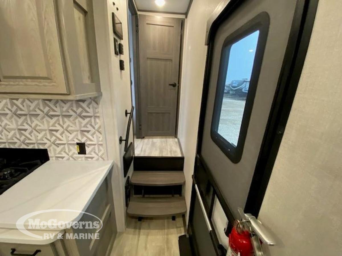 2024 Keystone RV Alpine 3011CK