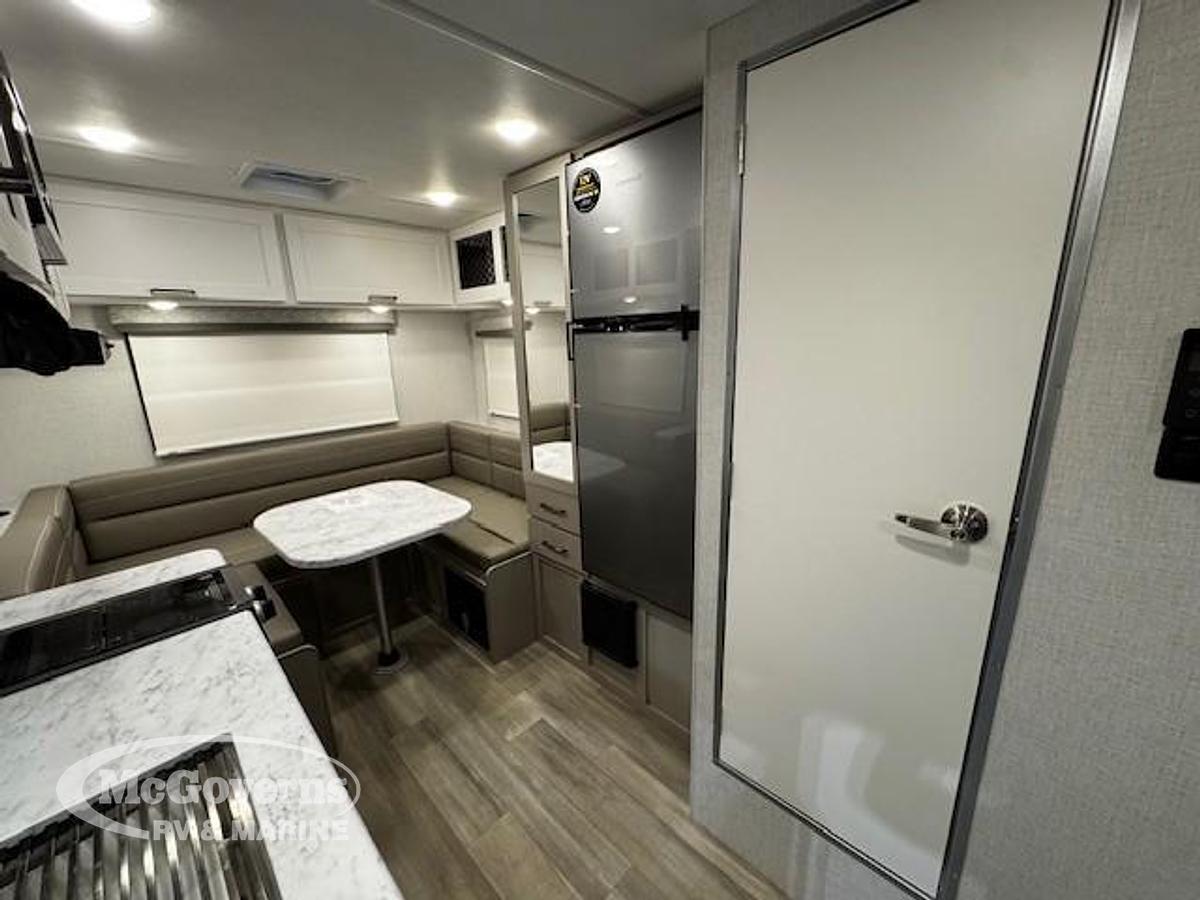 2026 Thor Motor Coach Four Winds 19z