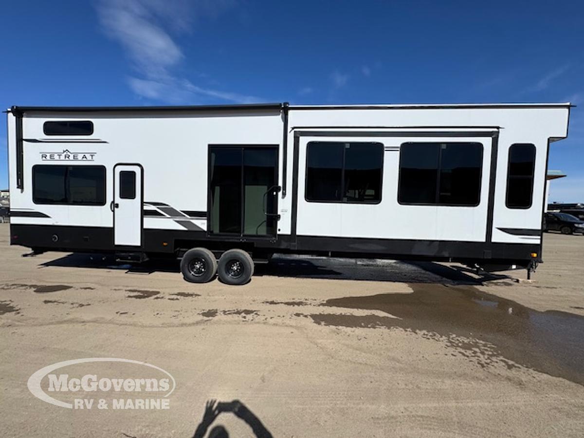 Used 2025 Keystone RV Retreat 391FSRL