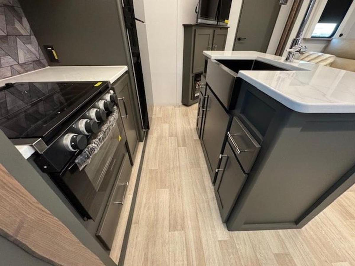 2025 Keystone RV Bullet Premium 330BKQ