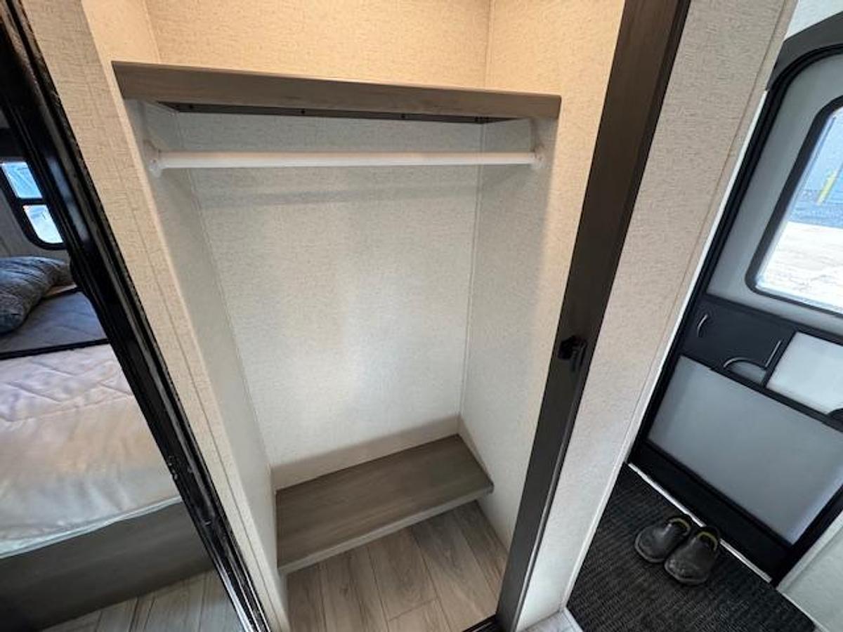 Used 2025 Keystone RV Retreat 391FSRL