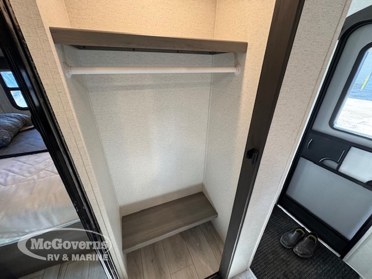 Used 2025 Keystone RV Retreat 391FSRL