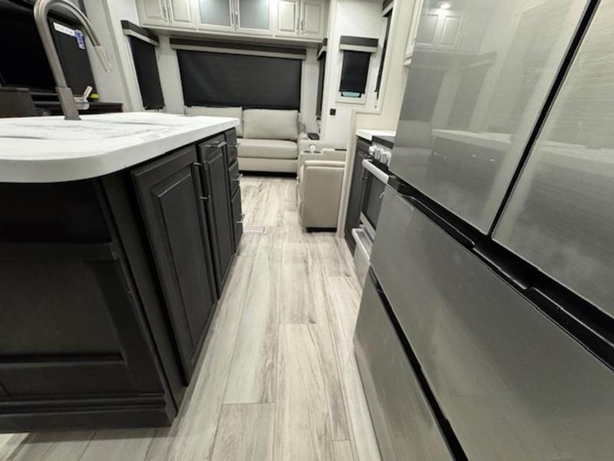 2025 Keystone RV Alpine Avalanche Edition 302RS