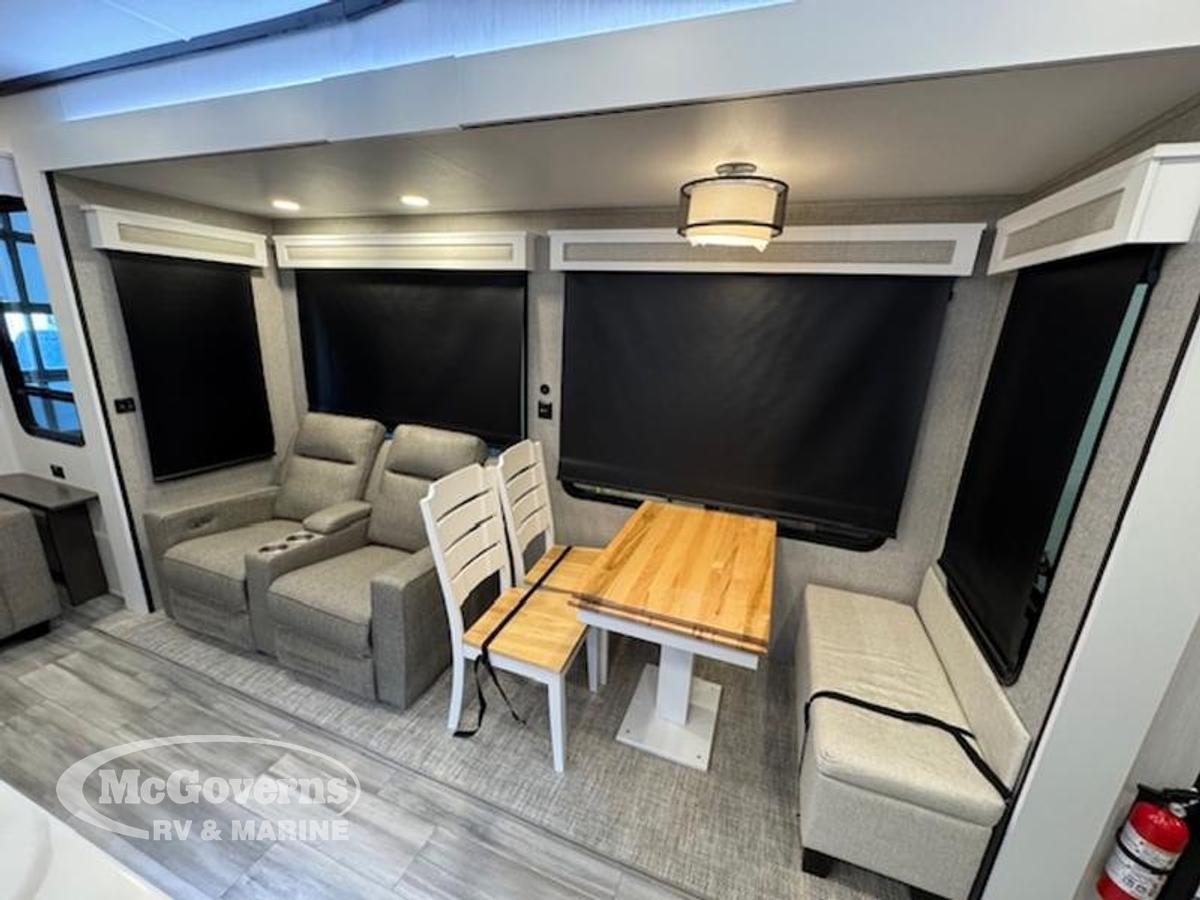 Used 2024 Cedar Creek Cottage 40CDL