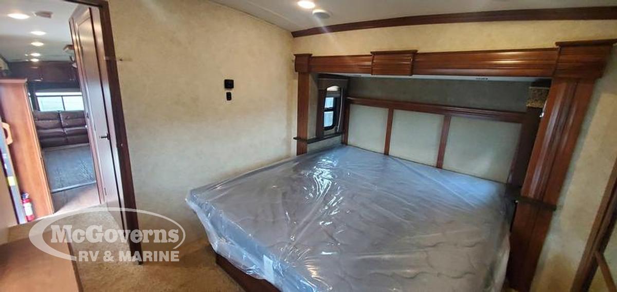 Used 2014 Forest River Cardinal 3450RL