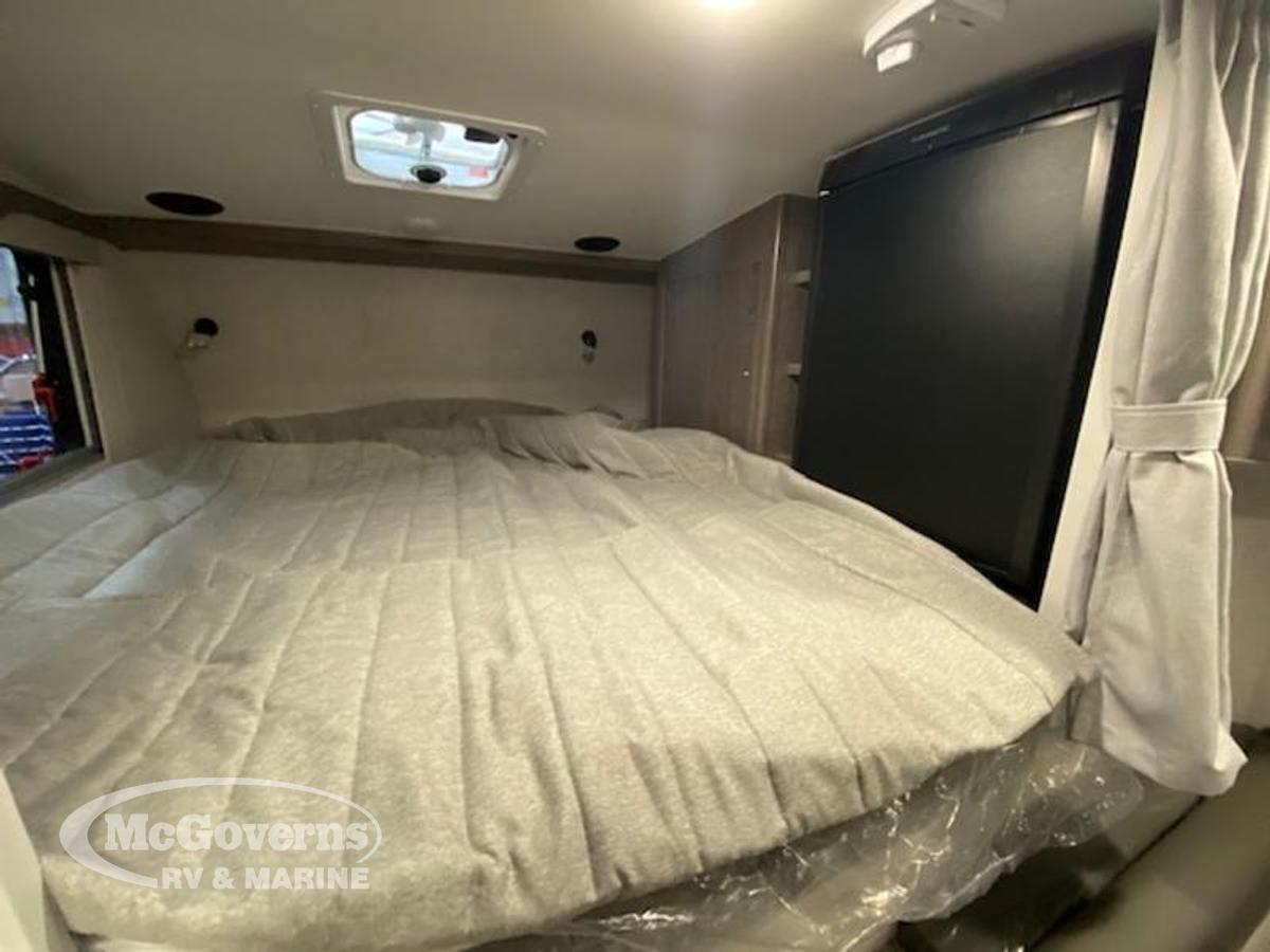 2023 Lance Truck Campers Short Bed 650