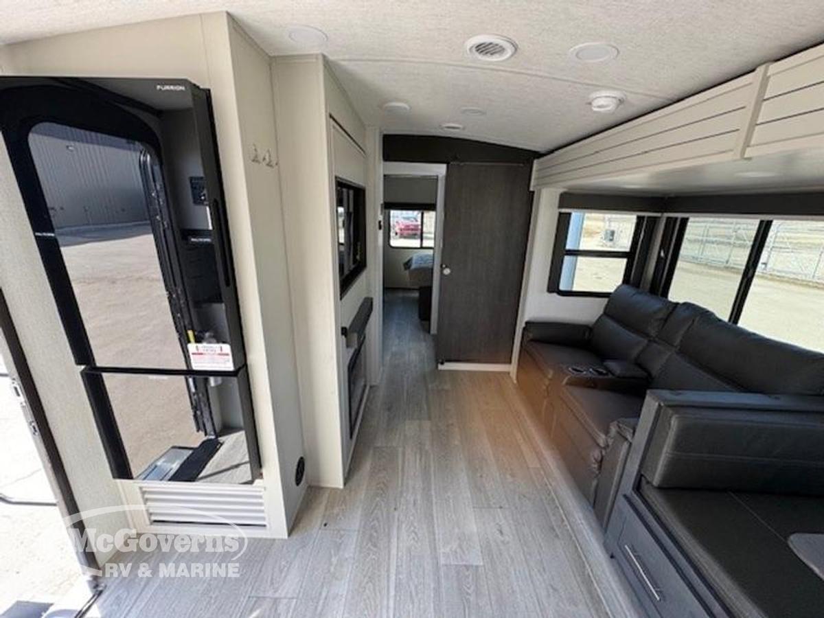 2025 Keystone RV Cougar Half-Ton 25FKDWE