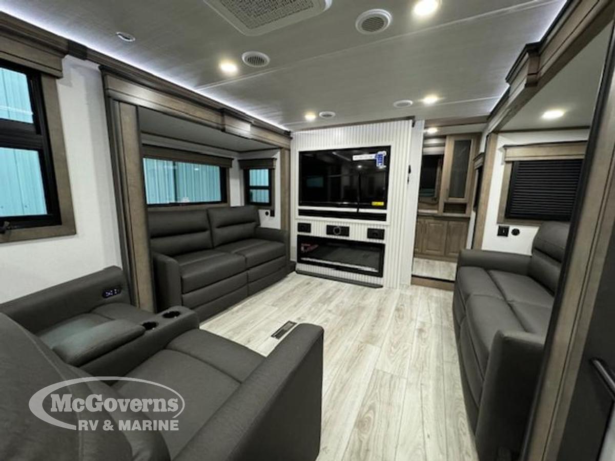 2025 Keystone RV Montana 3941FO