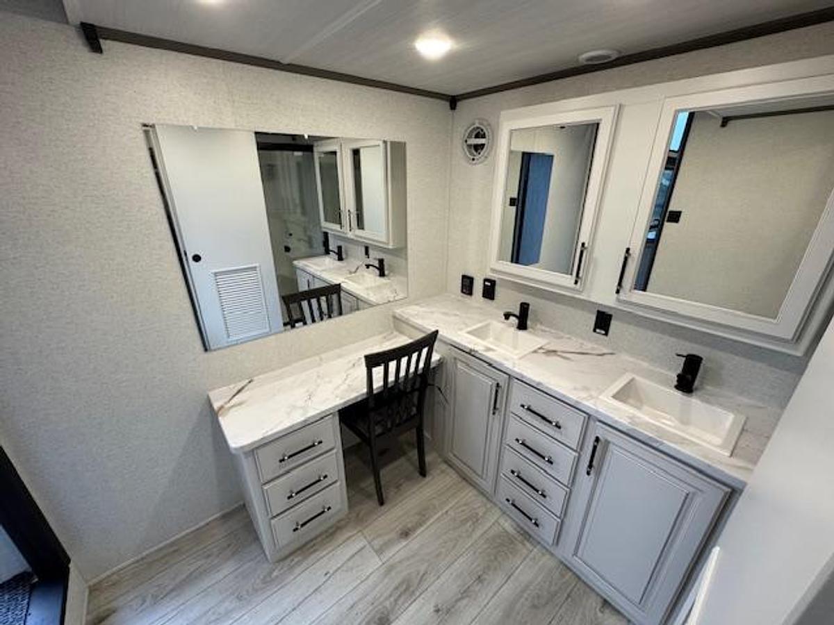 2025 Keystone RV Retreat 391HBDL