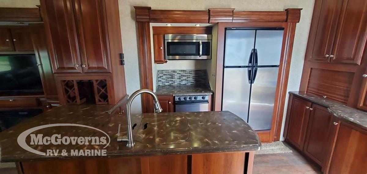 Used 2014 Forest River Cardinal 3450RL