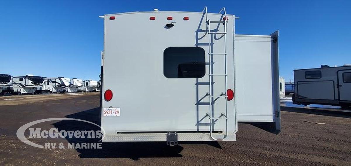 Used 2015 Highland Ridge RV  The Light LF315BHS