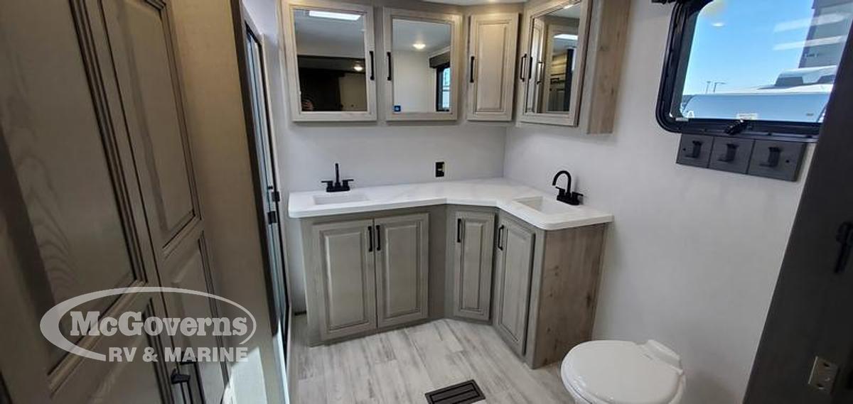 2024 Keystone RV Alpine 3700FL