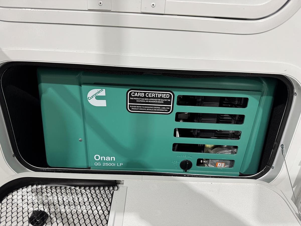 2026 Lance Truck Camper 960