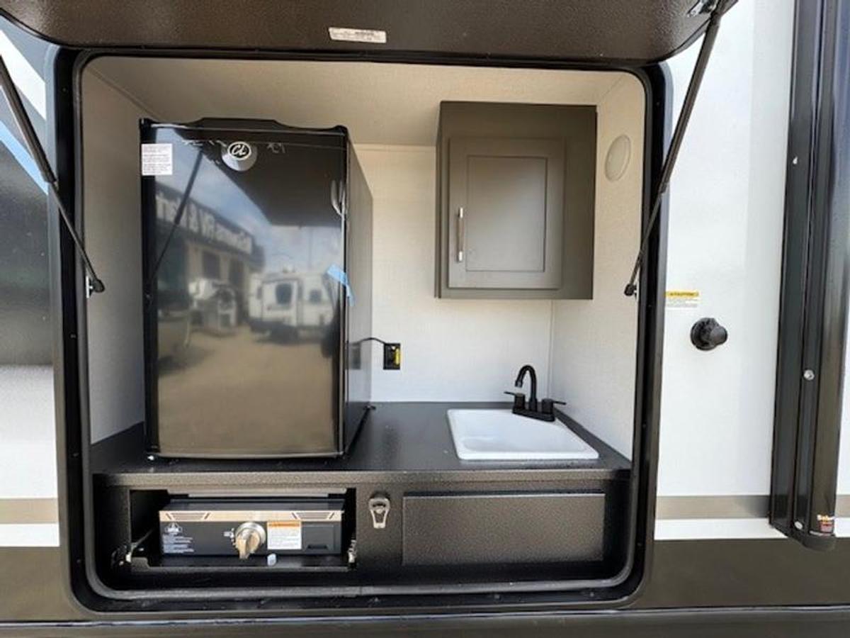 2025 Keystone RV Bullet Premium 330BKQ