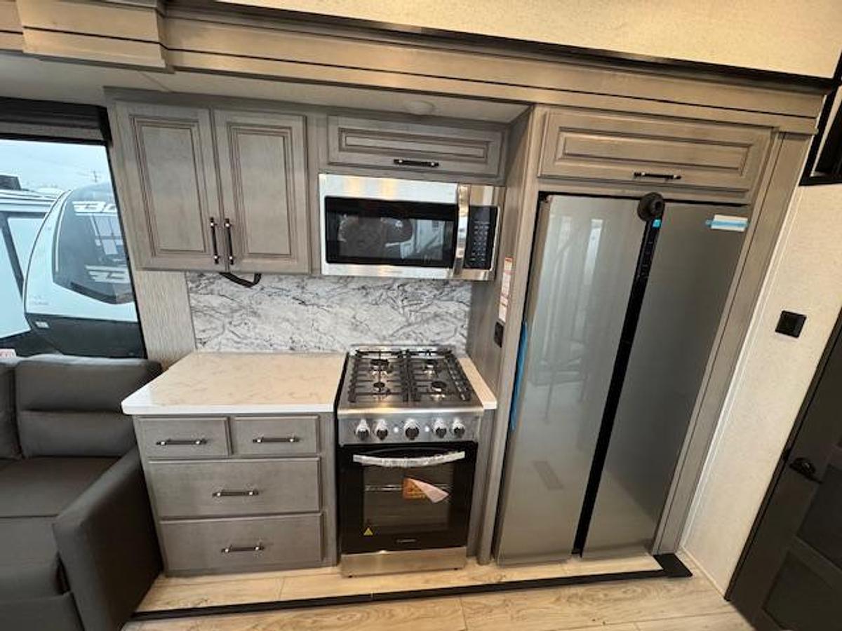 2025 Keystone RV Retreat 391HBDL