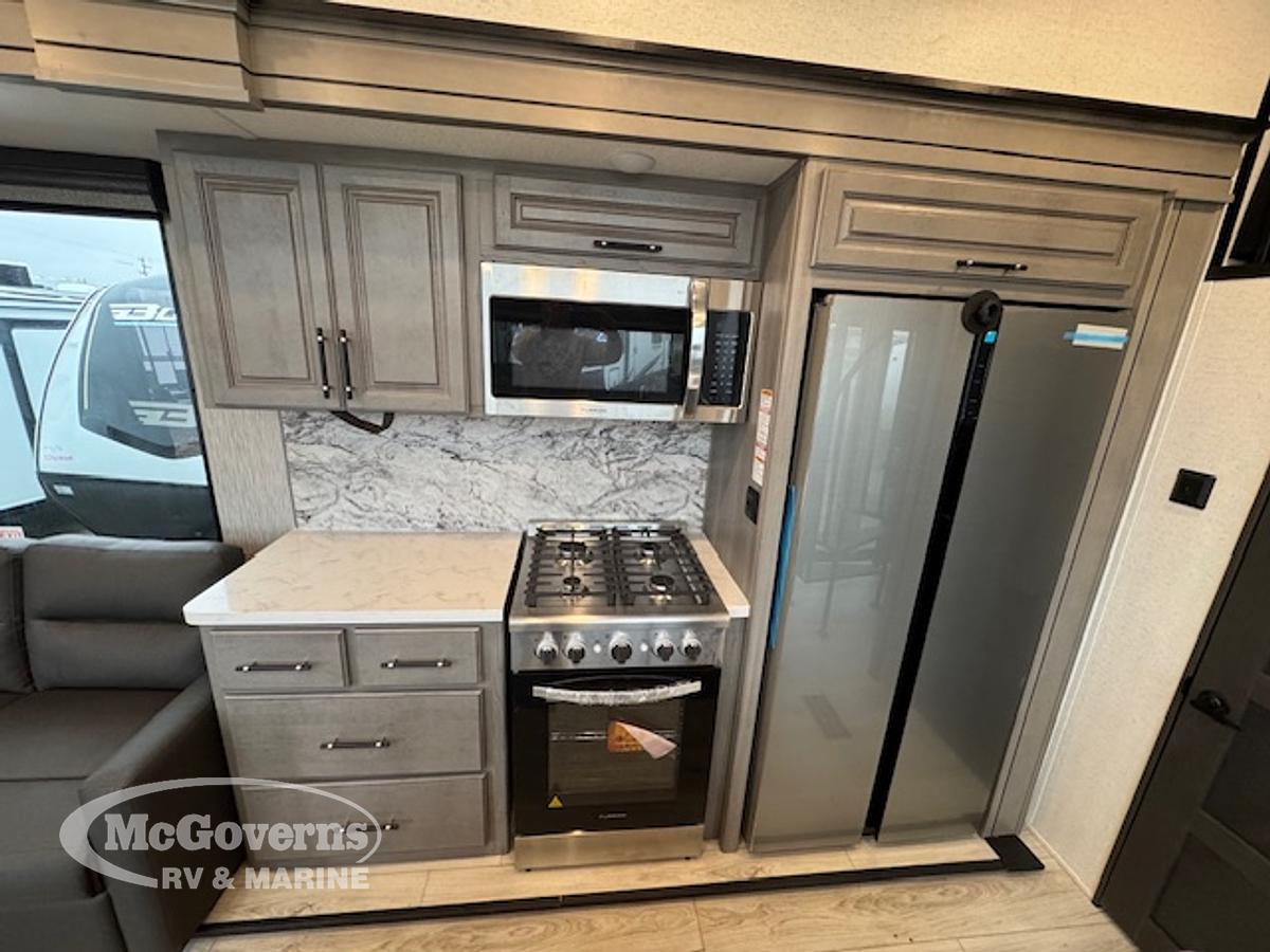 2025 Keystone RV Retreat 391HBDL