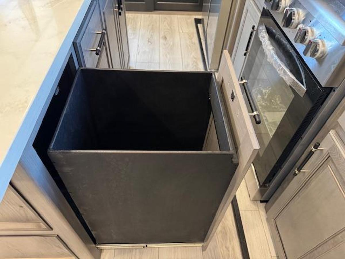 Used 2025 Keystone RV Retreat 391FSRL