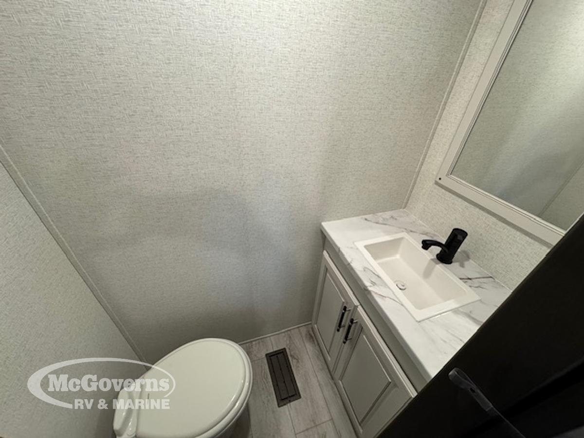 2025 Keystone RV Retreat 391HBDL