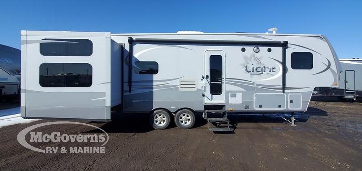 Used 2015 Highland Ridge RV  The Light LF315BHS
