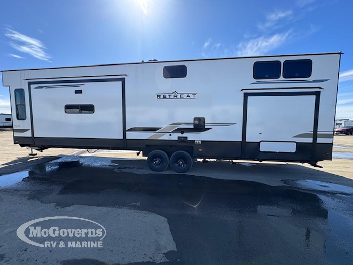 Used 2025 Keystone RV Retreat 391FSRL