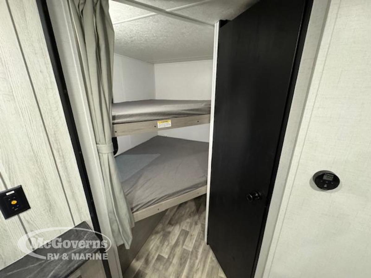 2024 Dutchmen Kodiak SE 27SBH