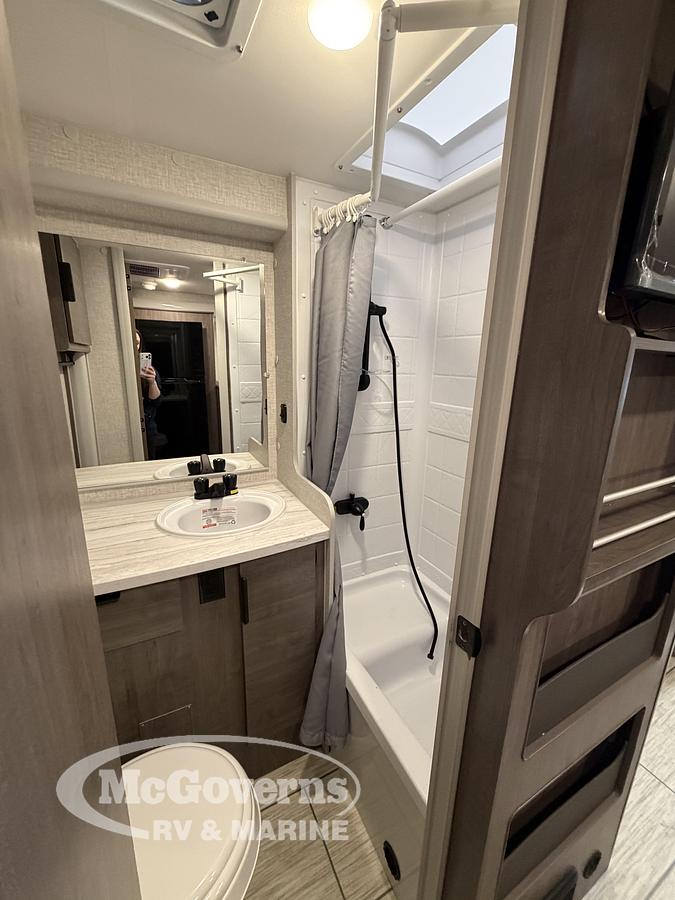 2026 Lance Truck Camper 975