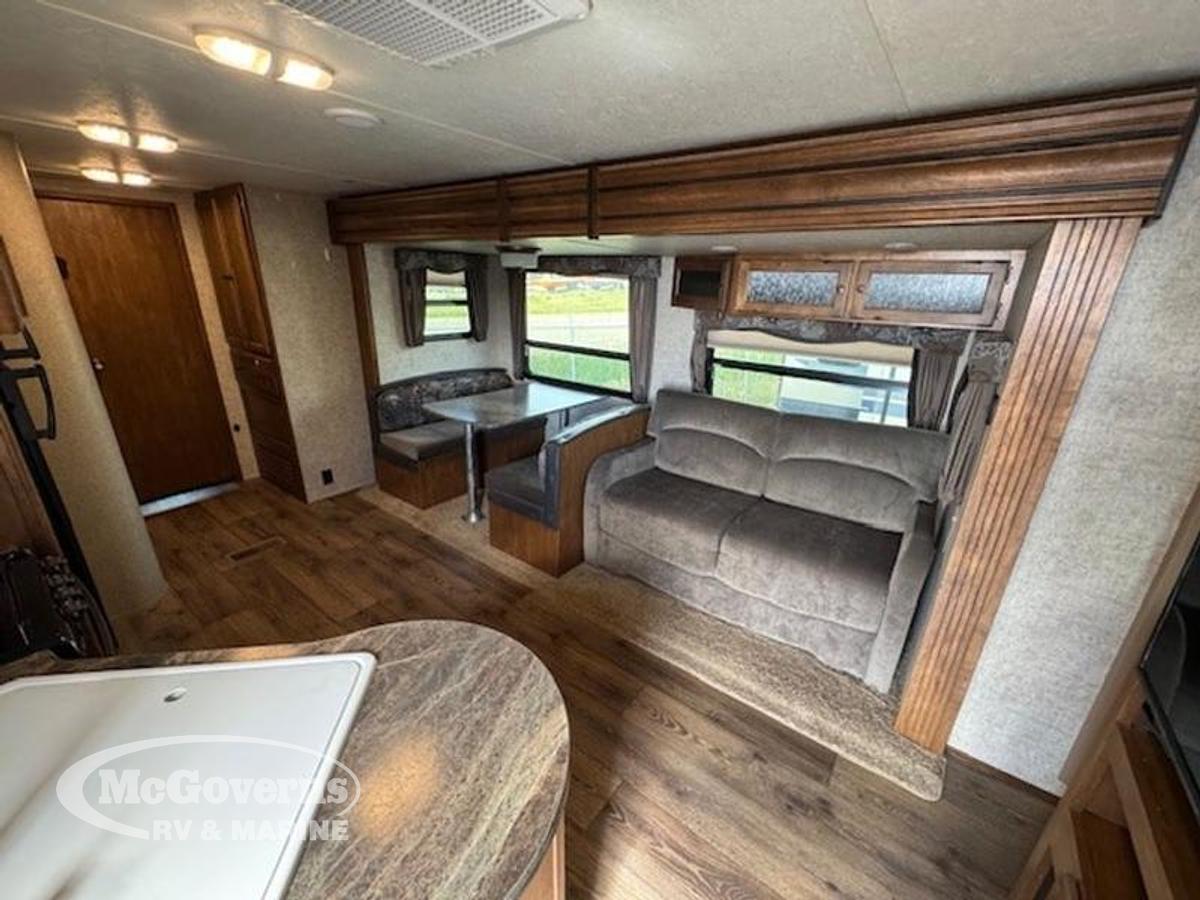 Used 2015 Keystone RV Sprinter Campfire 31BH