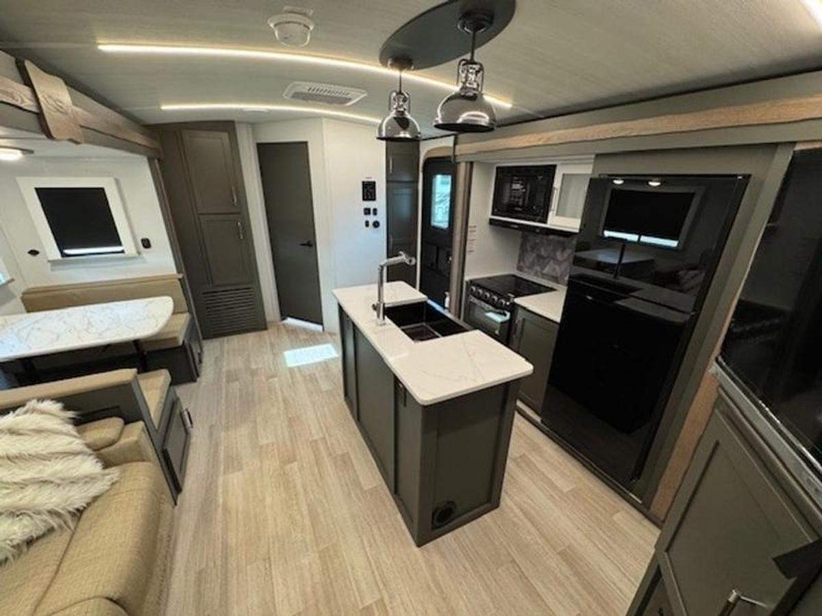 2025 Keystone RV Bullet Premium 330BKQ