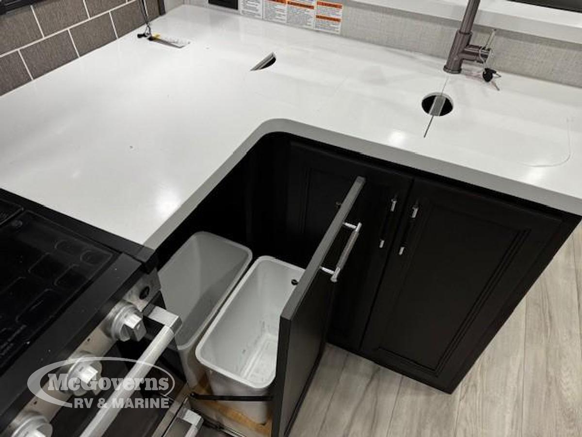 2026 Keystone RV Avalanche 379MB