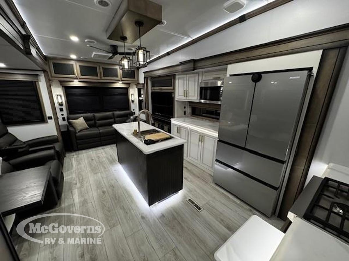 2025 Keystone RV Montana 3231CK
