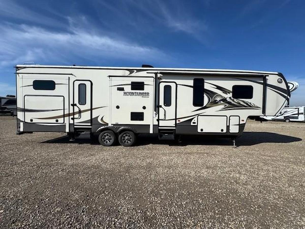 Used 2015 Keystone RV Keystone Mountaineer Mountaineer 356TBF - Dealer Stock