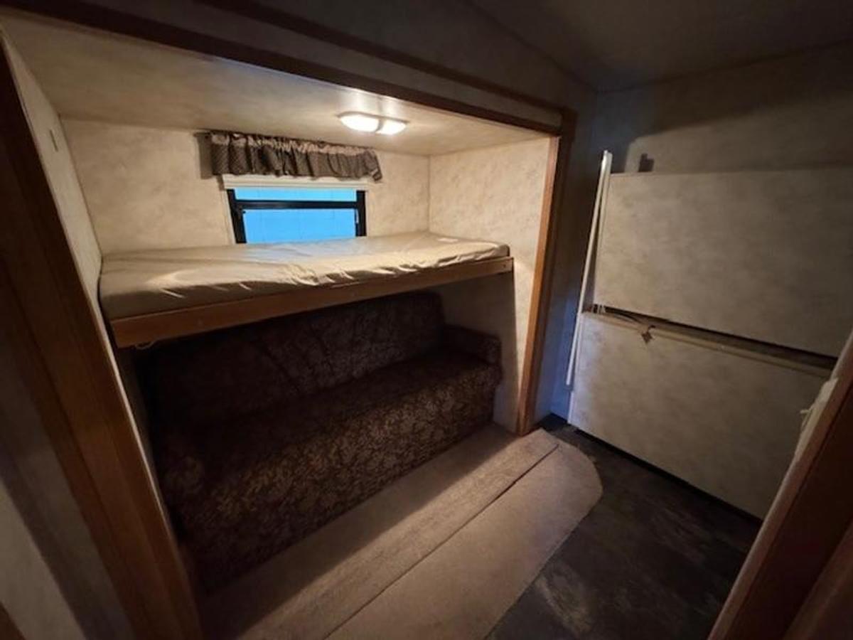 Used 2009 Forest River Palomino Sabre SABRE 31BHDS