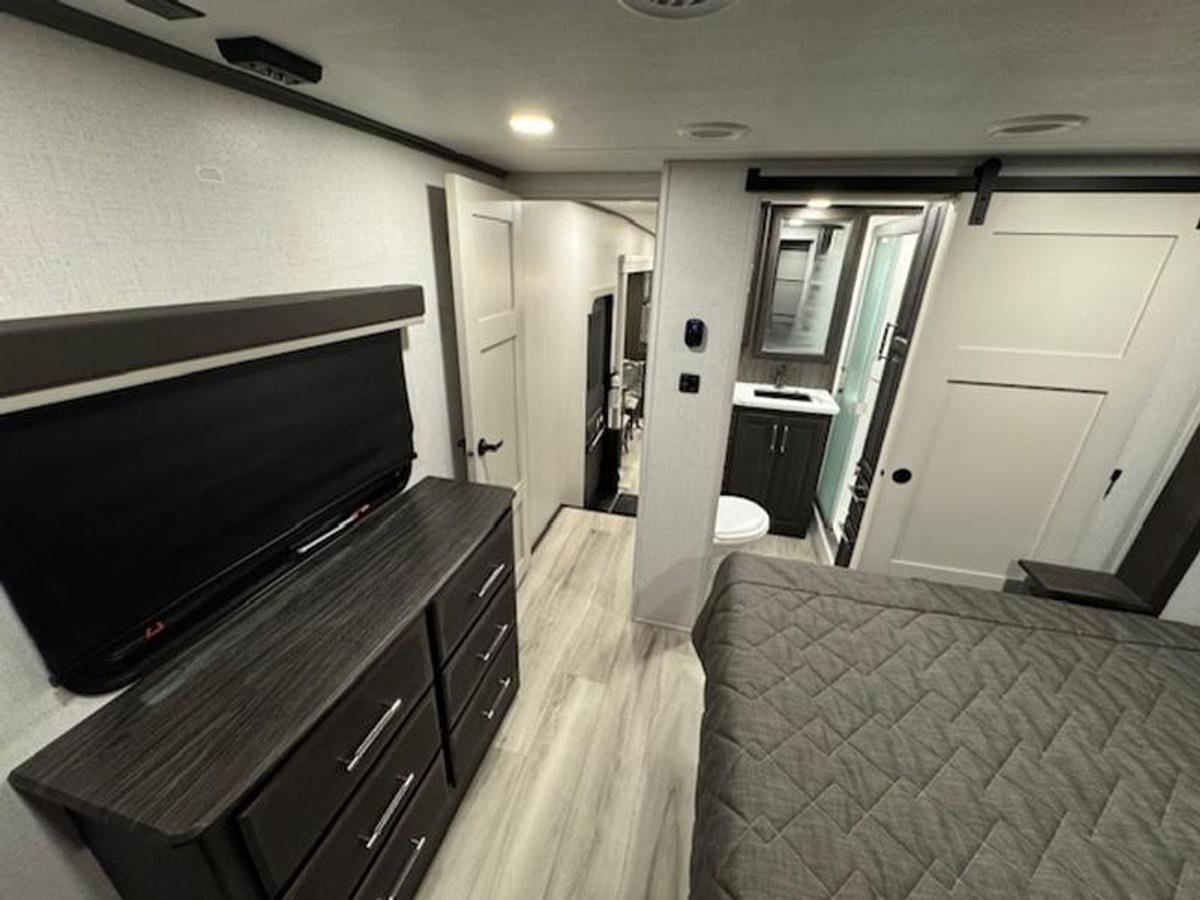 2025 Keystone RV Alpine Avalanche Edition 302RS