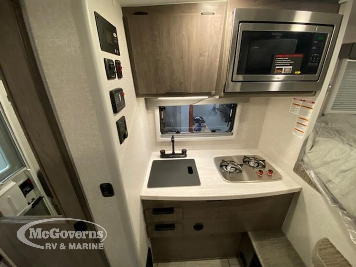 2023 Lance Truck Campers Short Bed 650