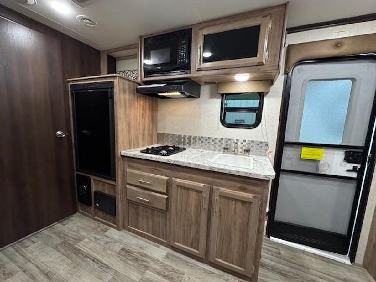Used 2018 Jayco Jay Feather 23RD